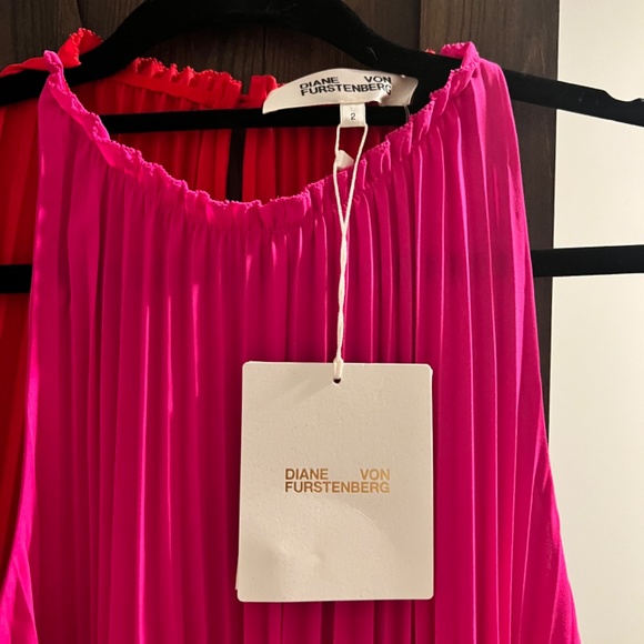 DVF Pink and Red flowy dress - Picture 5 of 5